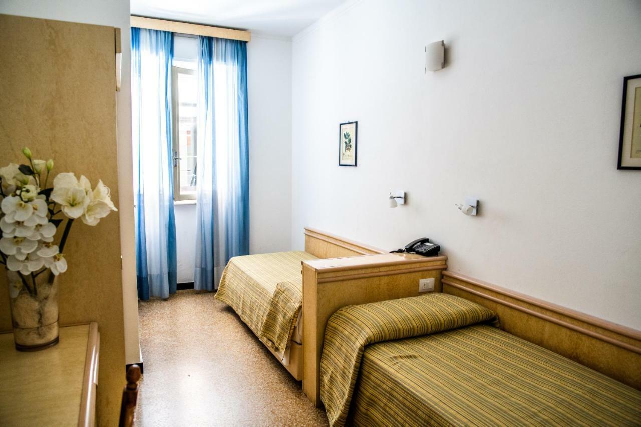 Hotel West End Alassio Exterior foto