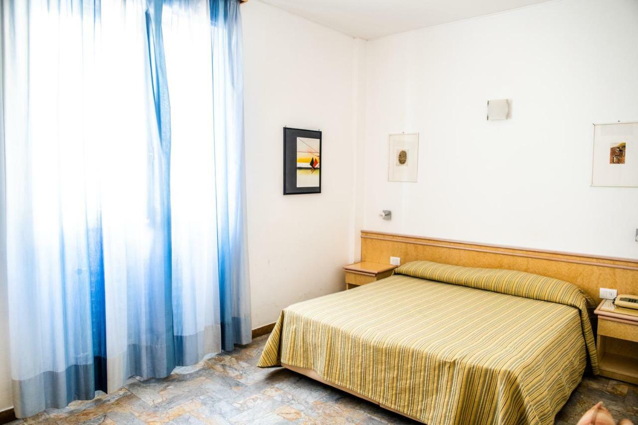 Hotel West End Alassio Exterior foto