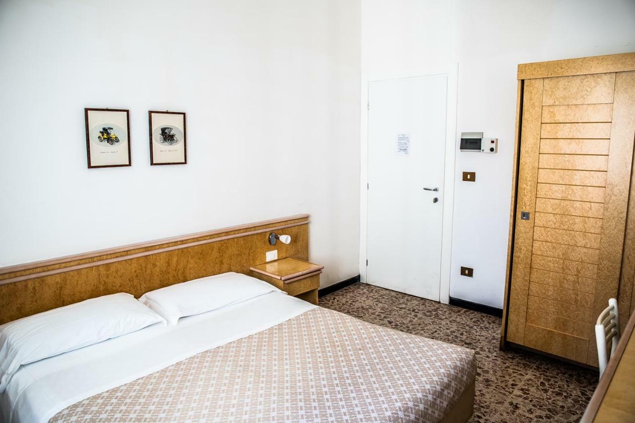 Hotel West End Alassio Exterior foto