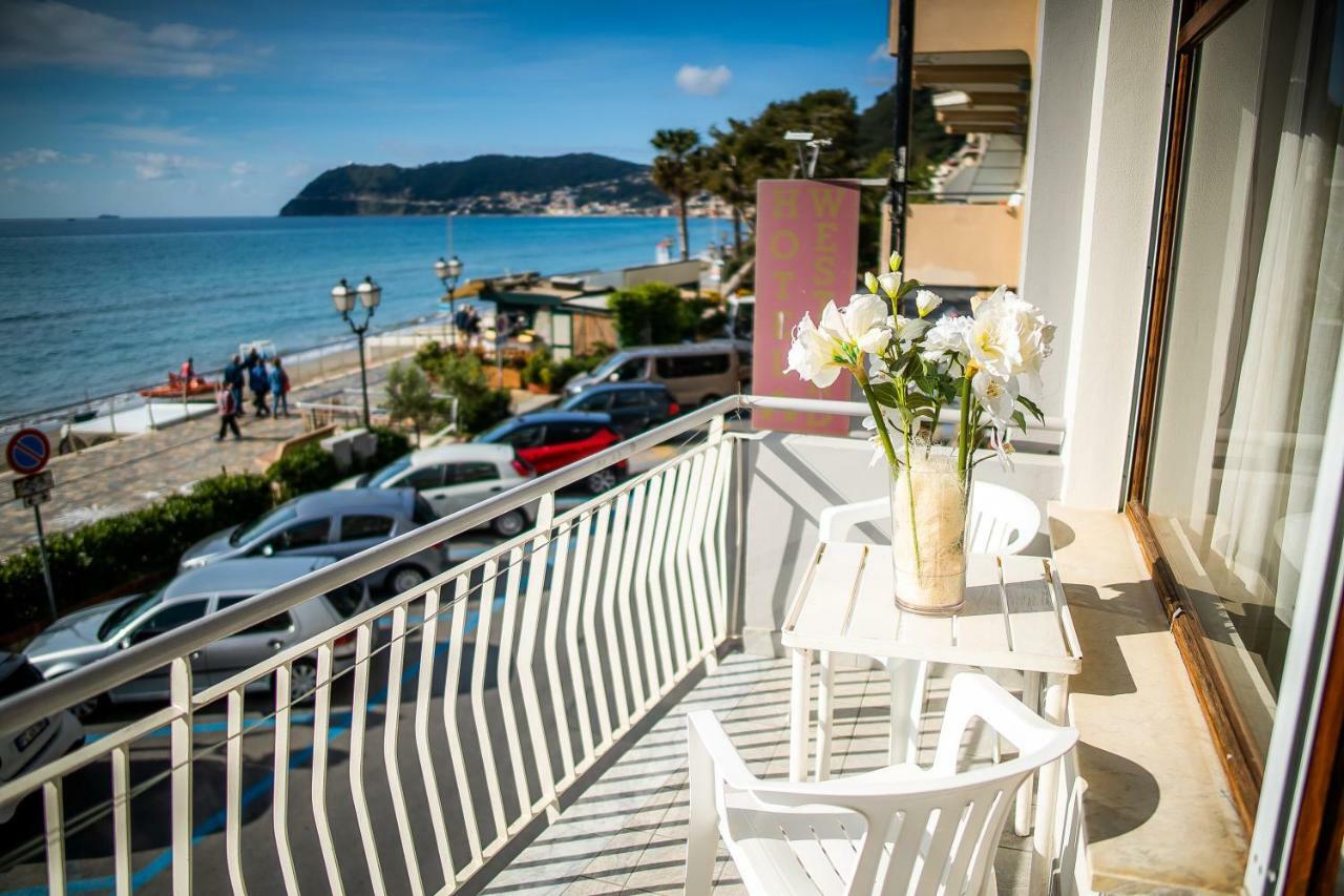 Hotel West End Alassio Exterior foto