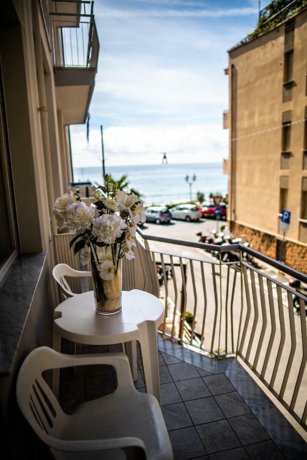 Hotel West End Alassio Exterior foto