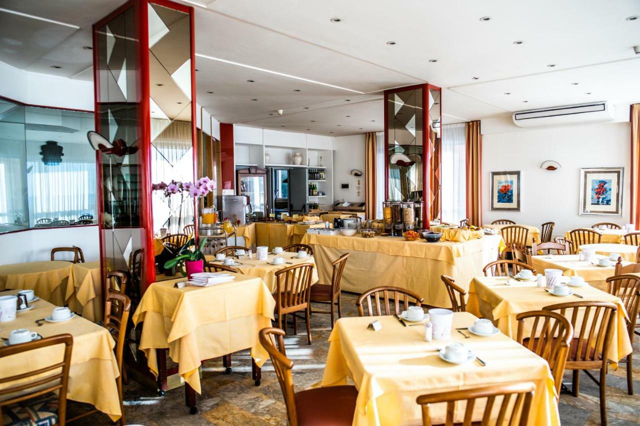 Hotel West End Alassio Exterior foto